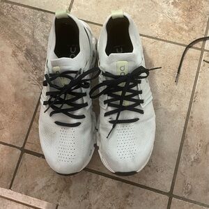 On Cloudswift Mens Trainers M 10.5